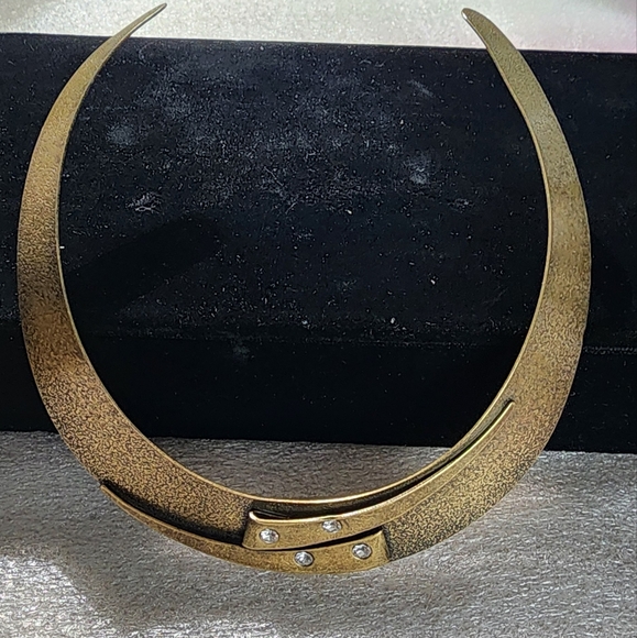 Hammered solid brass chocker cuff,collar vintage statement necklace w. crystals - Picture 5 of 5